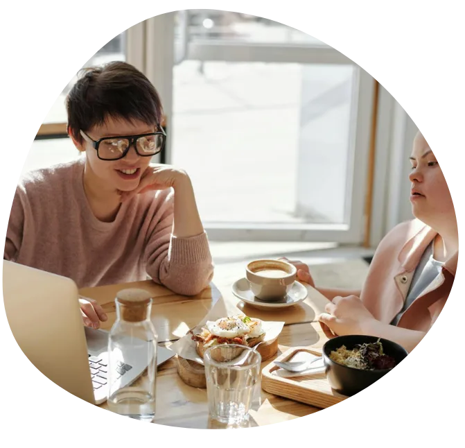 2 people discussing about Psychosocial Recovery Coaching